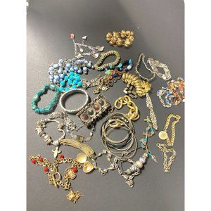 "Bracelet Bonanza: Bulk Lot of Stylish Accessories for Every Occasion!"